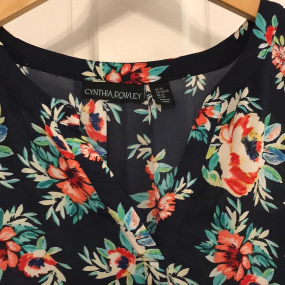 Floral Blouse - Picture 2 of 4